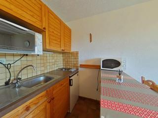 Studio RDC 4 pers, accès pistes, parking - FR-1-241-96 - 1