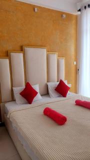 J Lee Beach Hotel - 2