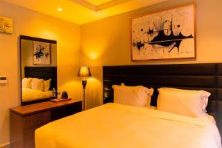 King Georges Court - 2