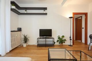 Family Friendly & Spacious w Balcony Metro Milano - Milaan - 6