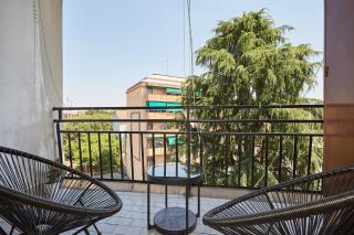Family Friendly & Spacious w Balcony Metro Milano - Milaan - 7