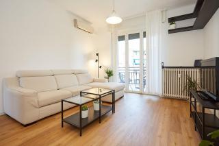 Family Friendly & Spacious w Balcony near Metro - Milán - 2