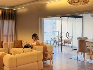 Lux Skyline 3BR Apt With Nile View Balcony - 2