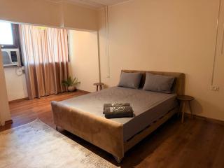 Lux Skyline 3BR Apt With Nile View Balcony - 4