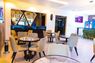 King Georges Court - 5