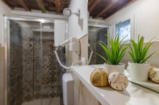Hoslty-Suite l'Arancio-Enjoy the Historical Center-Brand new Shower - 7