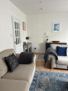 Beer Bakery Cottages - Charming Cottage Retreat - 2 mins from Beach with Car Parking space - 3