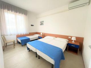 Bright flat with pool and garden - 7