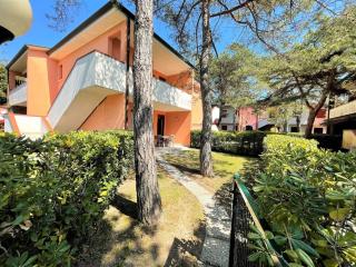 Bright flat with pool and garden - 2
