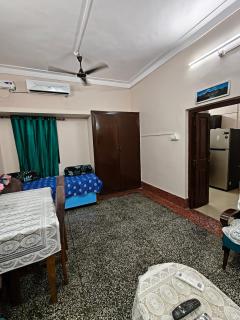 Prime Area 1BHK Full AC Budget Stay - Bhopal - 9