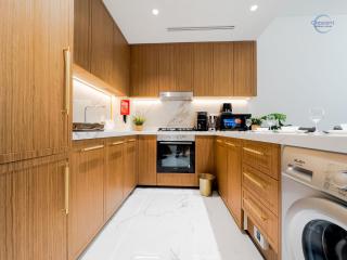 Modern Retreat at Azizi Azure, Meydan - 7