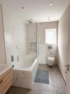 Detached House near Gatwick Airport - 7