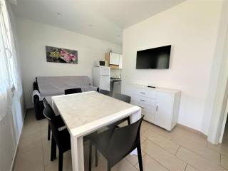 Bright flat with shared pool - 1