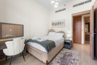 Bright Designer Stay in Luxurious Comfort - 3