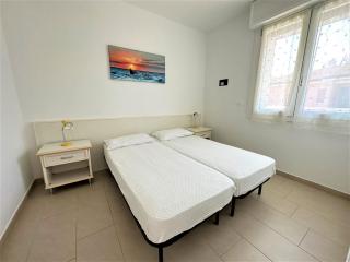 Great and bright flat with pool - 8