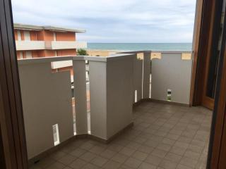 Very comfortable seafront apartment - 2