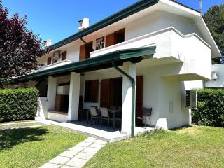 Comfy Bibione villa with pool access - 0