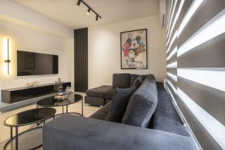 Black & White 2BR Apt steps from Mavili Square - 0