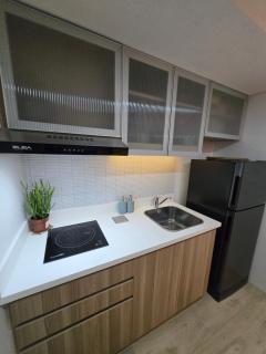 Hygge-ParkWest BGC near Grand Hyatt & Mitsukoshi - 1