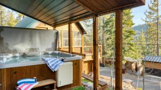 Denton by AvantStay Hot Tub Deck w Fire Pit Near Skiing Lake - 9