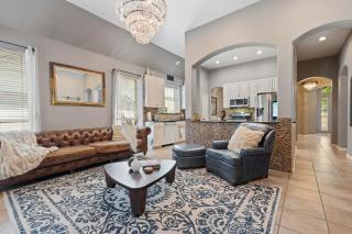 Modern 4BR Home w WiFi by Dell Diamond - 9