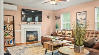 Lakeview Retreat w Kayaks Game Room Firepits Gated Community w Lake Beach Access - 6