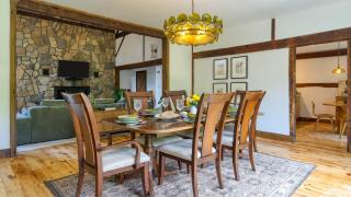 Historic Barn Retreat w Pool Pond Views Longview Pond Lodge by AvantStay - Clinton Corners - 9