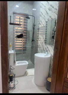 Luxe Haven Apartment Stylish 3BR with PS5, Pool & Wi-Fi - 9