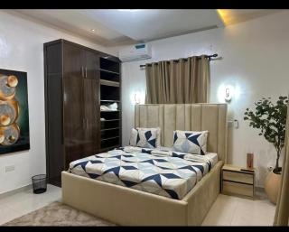 Luxe Haven Apartment Stylish 3BR with PS5, Pool & Wi-Fi - 6