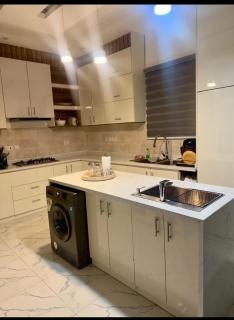 Luxe Haven Apartment Stylish 3BR with PS5, Pool & Wi-Fi - 2