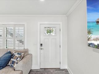 Mookies Beach House - 4