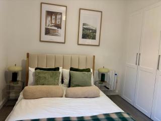Stylish 1 Bed Edinburgh City Centre Apartment - 4
