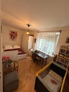 ArtBase - cozy and close to everywhere - 2