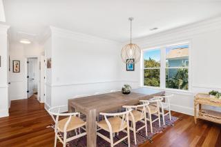 AV8-30: 8 30th Avenue - 2