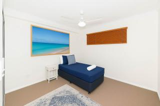 CBD Apartment w River Views Pool & Parking - 7