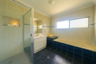 Grand Riverside Retreat in Annandale & Space for All - 3