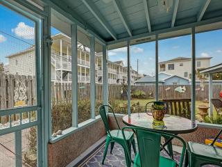 Tybee Tabby Beach Cottage - 1