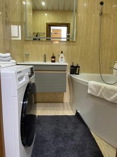 Просторная 2 комнатная и ливинг - 3