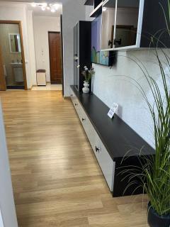 Просторная 2 комнатная и ливинг - 1