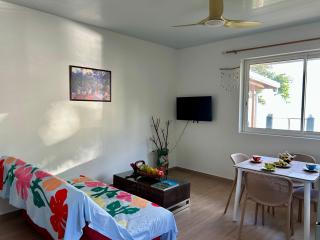 Bord de Mer, Coco Fare Beach, Tahiti - 4