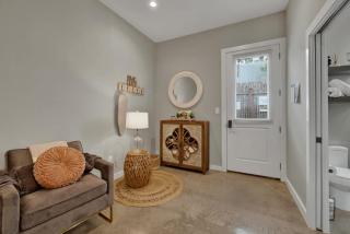 Pop 3: Hot-Tub, Close to Main St - 6