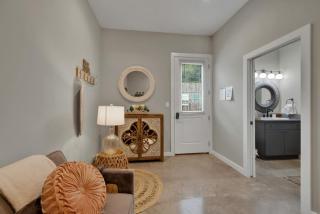 Pop 3: Hot-Tub, Close to Main St - 5