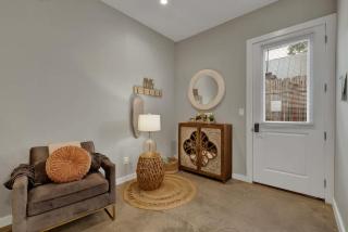 Pop 3: Hot-Tub, Close to Main St - 8