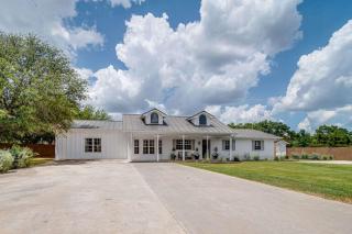 108 Wisteria Dr - 2