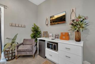 Pop-2: Hot-Tub/Close to Main St! - 8