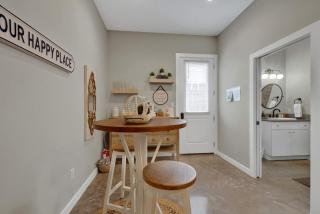 Pop-2: Hot-Tub/Close to Main St! - 5