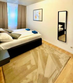 BIG New 7Rooms City Center Lofts and Suites - 6