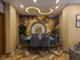 Luxury 3 Bed Apartment Parking & Gym, Near Bahria Town - 2