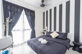 2PAX-4PAX Projector Screen Stay near KLCC & Jelatek LRT Station - 3