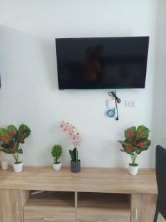 Mountain view Free wifi Netflix Swimming pool Gym - 9